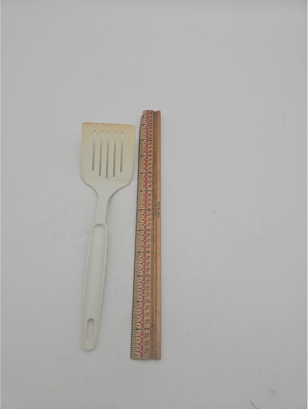 Vintage EKCO Nylon Turner Wide Short Handle Slotted Spatula Beige Wear Marks